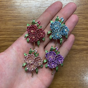 Sparkling Flower Brooch: Elegant Floral Pin, Tarnish-Free Jewelry