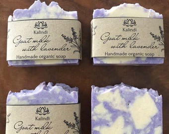 Jabón artesanal de leche de cabra y lavanda: pastilla de jabón natural y relajante