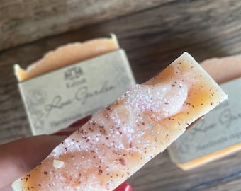 Rose Garden Soap – Handmade Natural Rose Soap, Floral Botanical Bar, Gentle Cleansing, Romantic Gift