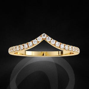 V Chevron Labor gewachsener Diamant Bandring | 1.30 mm Geschwungener Stapelring | Zierlicher Minimal Ehering | Naturfreundlicher Pavé Ring für Damen