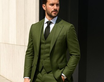 オリーブグリーンのスリーピーススーツ：スリムフィットウェディング