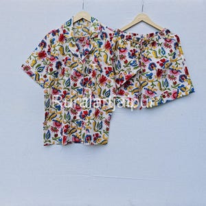 NEW! Floral Bridesmaid Short Pajamas, Gift Set, Bridesmaid PJs Cotton, Pajama Short Set, Customized Pajama Set Bridesmaid, Pajama Set Bridal