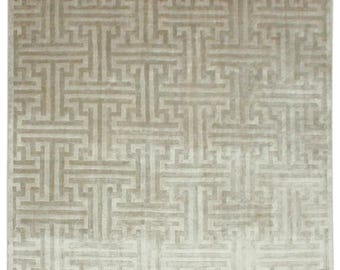 Tappeto in viscosa annodato a mano Kaiserlich / Tappeto moderno beige di lusso / Motivo intagliato a pelo alto e basso