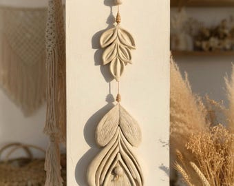 Handgemachter Wandbehang aus Ton - Minimalistisches Wanddekor