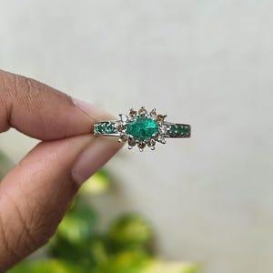 Emerald Silver Ring, 925 Sterling Silver Jewelry With Genuine Emerald For Engagement, Handmade Jewelry For Elegant Gifting, Gift for Her.
