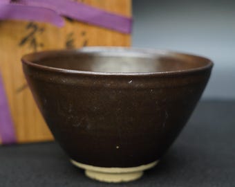 Japanese Vintage Tenmoku Style Chawan Tea Bowl – Dark Glazed Matcha Bowl, Seto Ware Aesthetic, Handmade Pottery with Signed Wooden Box 510g