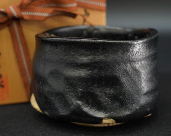 Vintage Japanese Black Raku Style Matcha Tea Bowl with Tomobako – Handmade Kuro Chawan, Wabi Sabi Tea Ceremony Ceramic 620ｇ