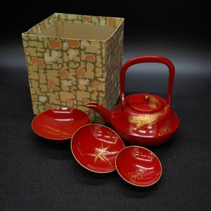 Vintage japansk lackad sake-set Choshi- och Sakazuki-koppar Röd Urushi Guld Maki-e Tall Bambu Plommon Fest Toso-set 800 g
