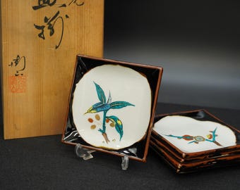 Vintage Japanese Porcelain Square Plates - Set of 5 - Hand-Painted Botanical Design with Crackle Glaze - With Signed Wooden Box - 15cm 1260g