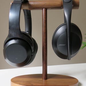 Soporte doble para auriculares de nogal – Soporte de madera natural para auriculares