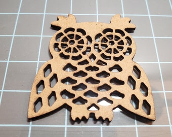 Mini arte de pared de búho cortado con láser de madera