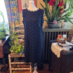 green emerald velvet dress Fashion Union Women's Lace Dress with Ruffle Cold Shoulder, Grey, UK 12/US  8 : Amazon.ca: Clothing, Shoes & Accessories