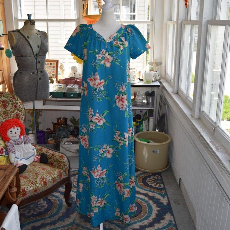 Vintage Hilo Hattie Hawaii II Muumuu Dress M Blue Floral Hawaiian Maxi ...