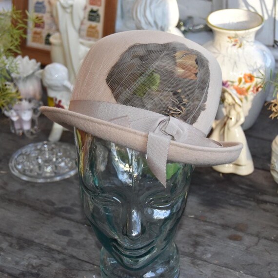 Vintage Cloche Hat Women display picture 2