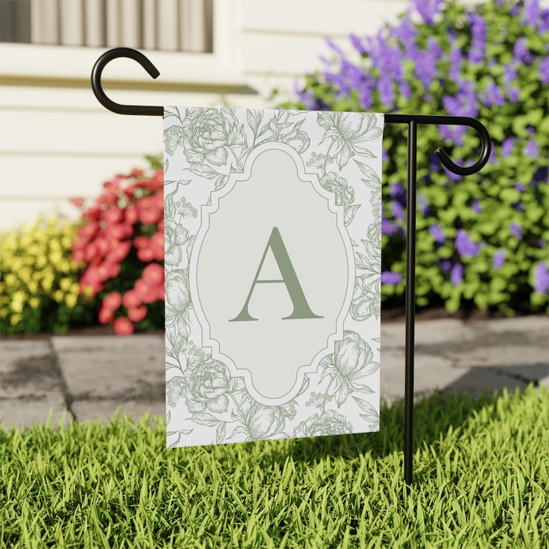 Gartenflagge mit Monogramm, Gartenflagge, Blumengartenflagge, Vorgartenflagge, Vorgartendekoration, Gartendekoration, ideales Einzugsgeschenk Bild 2
