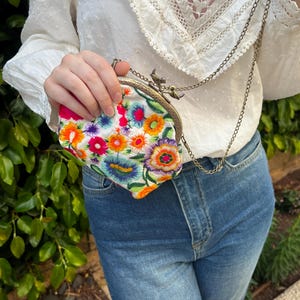 Mini bolso vegano con flores, pequeño bolso con cierre de pájaros, bolso de dama de honor con flores bordadas, bolso colorido para niñas, linda billetera multicolor