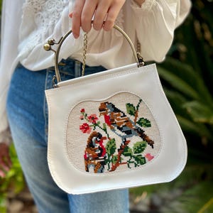 Needlepoint & leather handbag with kisslock handles, off white Leather bag with vintage needlepoint, Women&#39;s cross body purse, retro handbag