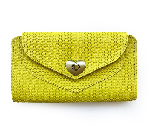 Cartera de cuero amarillo del sol cartera de mujer con cerradura del corazon billetera amarilla con el corazon Etsy Espana