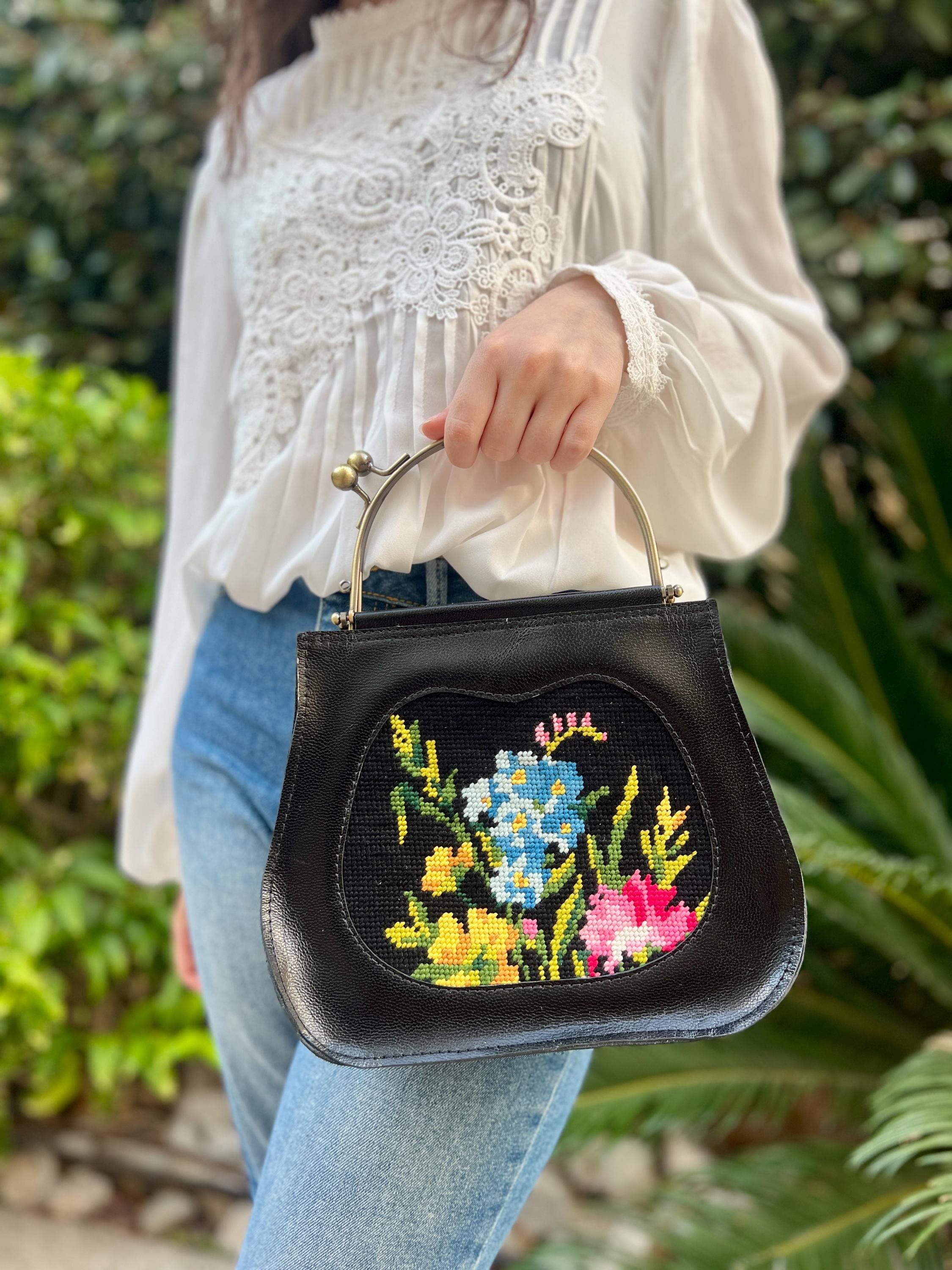 ニードルポイント＆レザーハンドバッグ、キスロックハンドル付き