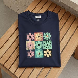 Retro T-shirt met bloem | Vintage T-shirt met bloemenraster | Boho-shirt met bloesem | Groovy esthetische top | Verontruste tuinprint