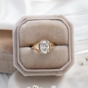 Oval Cut Moissanite Signet Ring, Solitaire Wedding Ring, Birthstone Ring, 14k Gold Diamond Ring, Signet Style Prong Bezel Set Ring for Her
