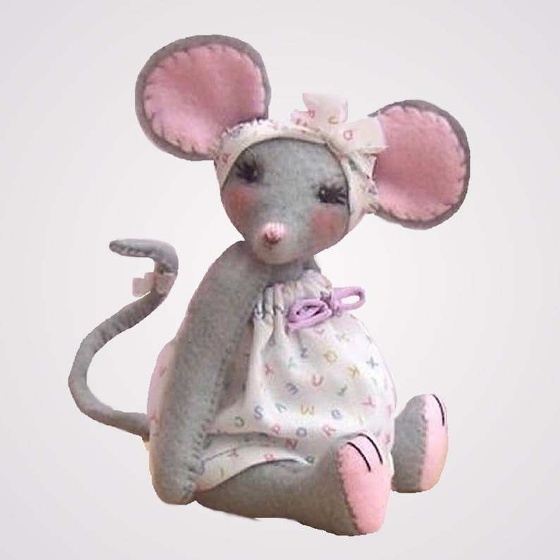 Miss Stitch soft toy felt mouse sewing kit image 7