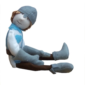 Sir Cloth PDF knight cloth doll sewing pattern.   Digital download