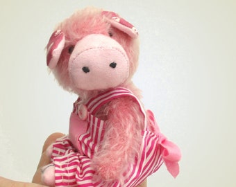 Tilly Piggy PDF soft toy piglet sewing pattern.  PDF