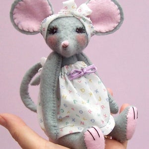 Miss Stitch soft toy felt mouse sewing kit image 4