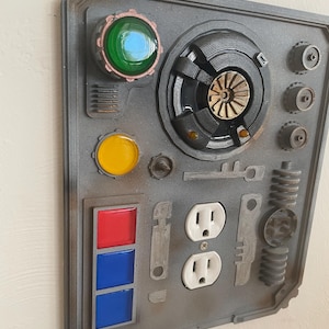 Cubierta de Star Wars Outlet: Panel de control de ciencia ficción, acceso a droides, enchufe estándar de EE. UU.