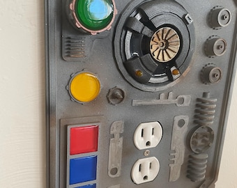 Cubierta de Star Wars Outlet: Panel de control de ciencia ficción, acceso a droides, enchufe estándar de EE. UU.