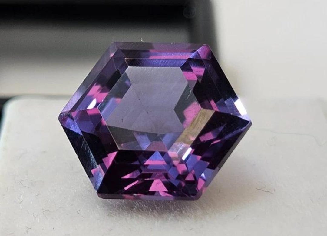 AA+ Quality Alexandrite Hexagon Cut Shape Brilliant Cut 10-11 Ct Loose ...