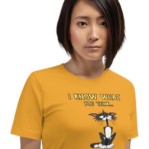 手描きのグランピーキャットの面白いユニセックスTシャツ - 「君の言うとおり」皮肉な引用Tシャツ - 生意気な漫画猫シャツ