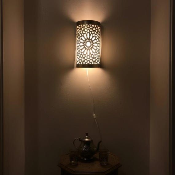 Moroccan Wall Sconce Lamp – Handmade Brass Light Fixture – Traditional Moorish Wall Decor from Marrakech