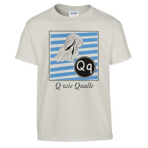 Q como Medusa (Camiseta ABC) Camiseta clásica de cuello redondo para niños | Gildan® 5000B