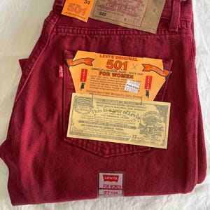 Levi&#39;s 501 Women&#39;s Jeans | W27 L34 | Magenta | 1980s Deadstock | Made in Europe
