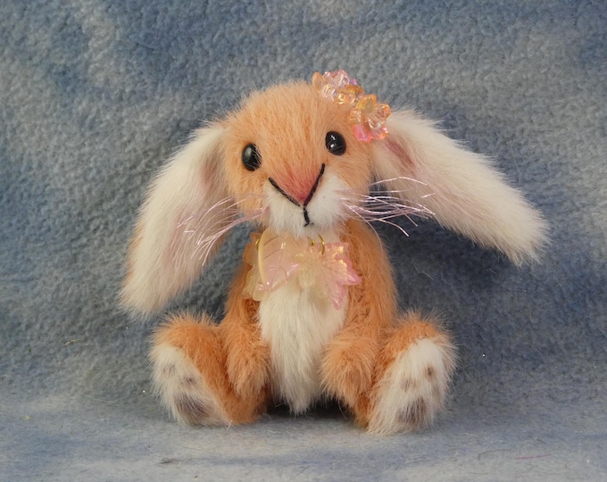 3" Adorable Tiny Miniature Artist Lop Bunny Rabbit Bear *Bramber Bears* Juno
