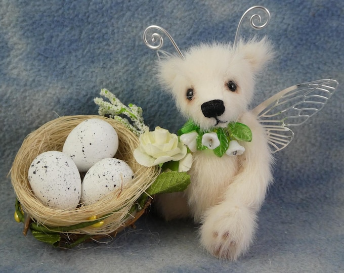 3" Beautiful Tiny Miniature Artist Blossom Easter Fairy Bear * Bramber Bears * Spring