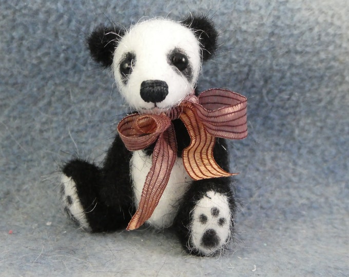 2" Teeny Tiny Micro Miniature Artist Panda Bear * Bramber Bears * Jasper