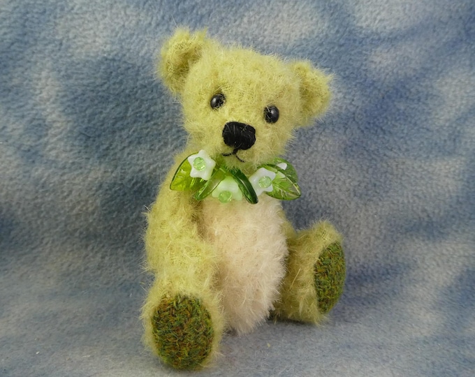 Gwen 4" OOAK Miniature Mohair Snowdrop Spring Artist Bear *Bramber Bears
