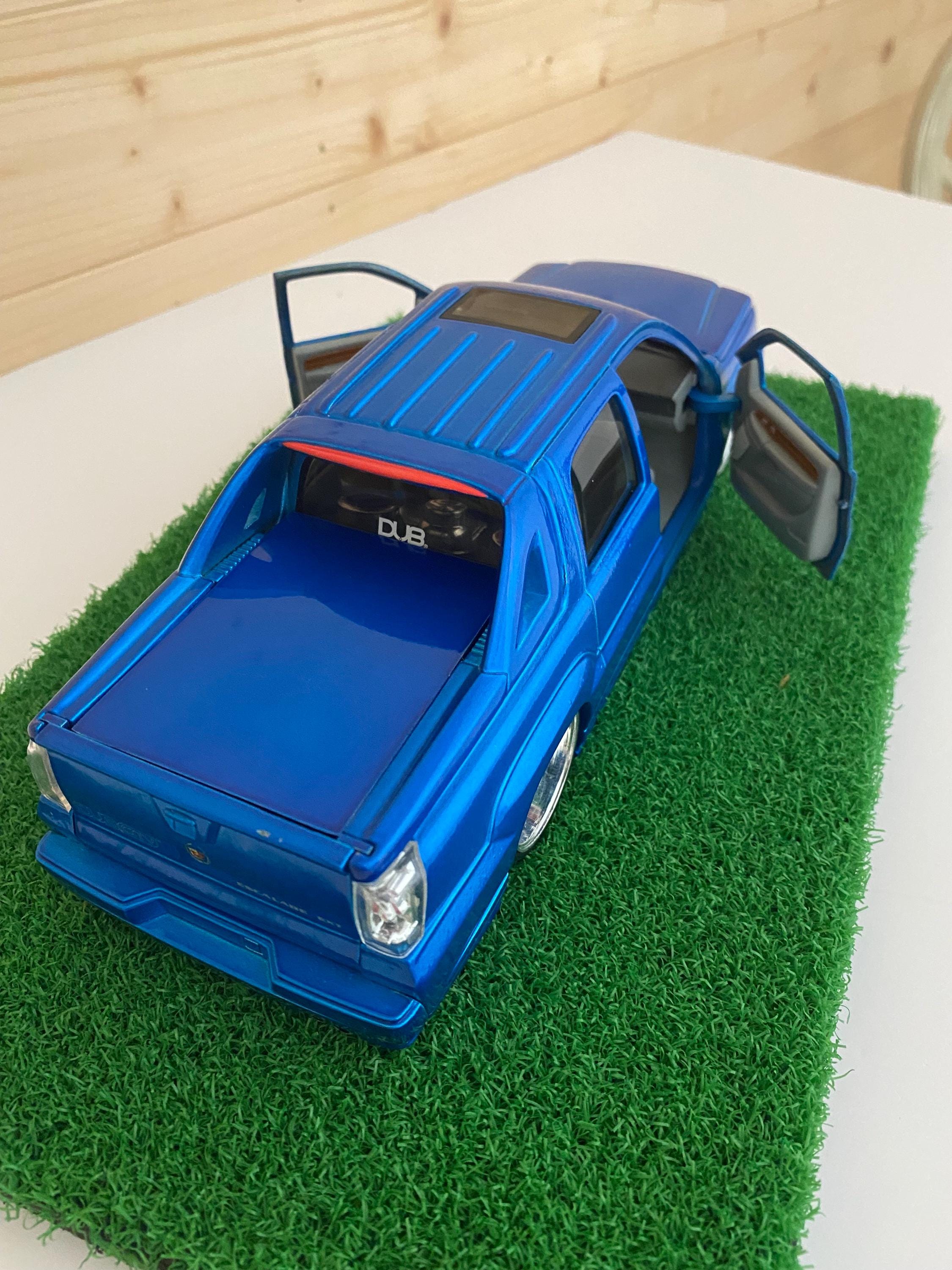 Jada Dub City 1:24 Diecast 2002 Cadillac Escalade EXT Blue Custom