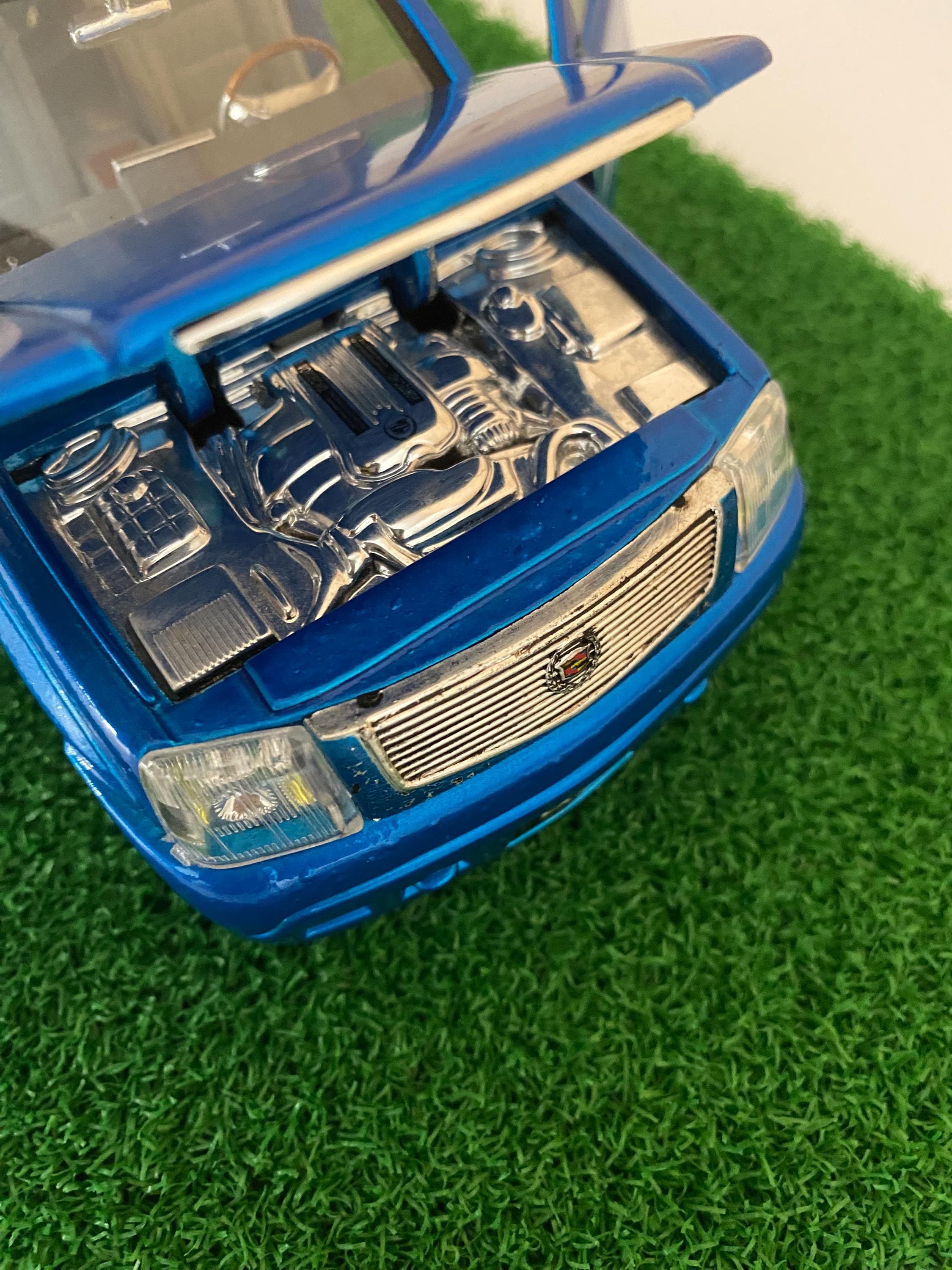 Jada Dub City 1:24 Diecast 2002 Cadillac Escalade EXT Blue Custom