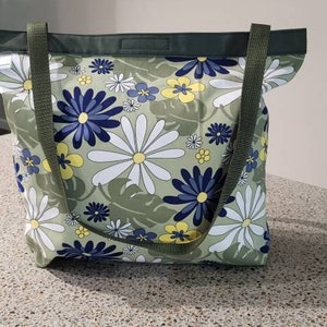 Market Bags, Tropical print, lined, durable, beach bag, farmers market bag with pocket, Handmade in USA, free shipping image 6