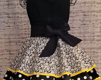 Daisy's and Polka Dots Fancy Half Apron, Christmas Gift for Her, Hostess Cooking Apron with Pocket, Housewarming Gift, Free US Shipping