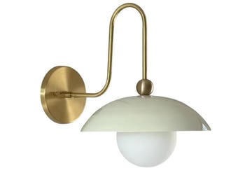 Applique murale moderne Mid-Century en laiton, lampe de courtoisie en verre dépoli, lampe de chambre à coucher câblée