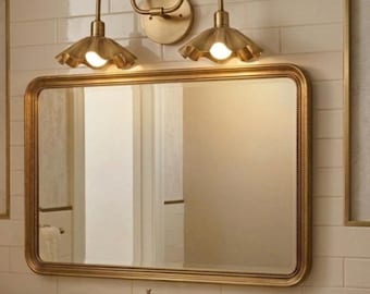 Double Scalloped Brass Wall Sconce, Mid-Century Modern Italian Stilnovo Vanity Light