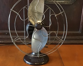 Barcol Colman Bakelite fan, 1 speed 2 blade tilting head. Fully restored, in excellent vintage condition, late art deco design.