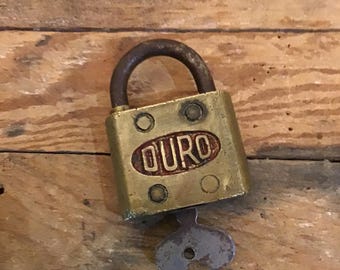 Vintage DURO metal lock with key. Ready. Made in the USA works smoothly. Age appropriate condition.