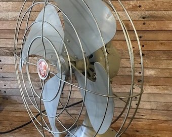 Polar Cub Model P1849 by A C Gilbert Co Black Four Blade