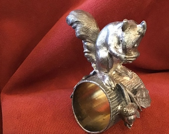 Silver plated cast metal squirrel napkin holder, figural tableware. Woodland creatures, nature, table scape. Very good condition.